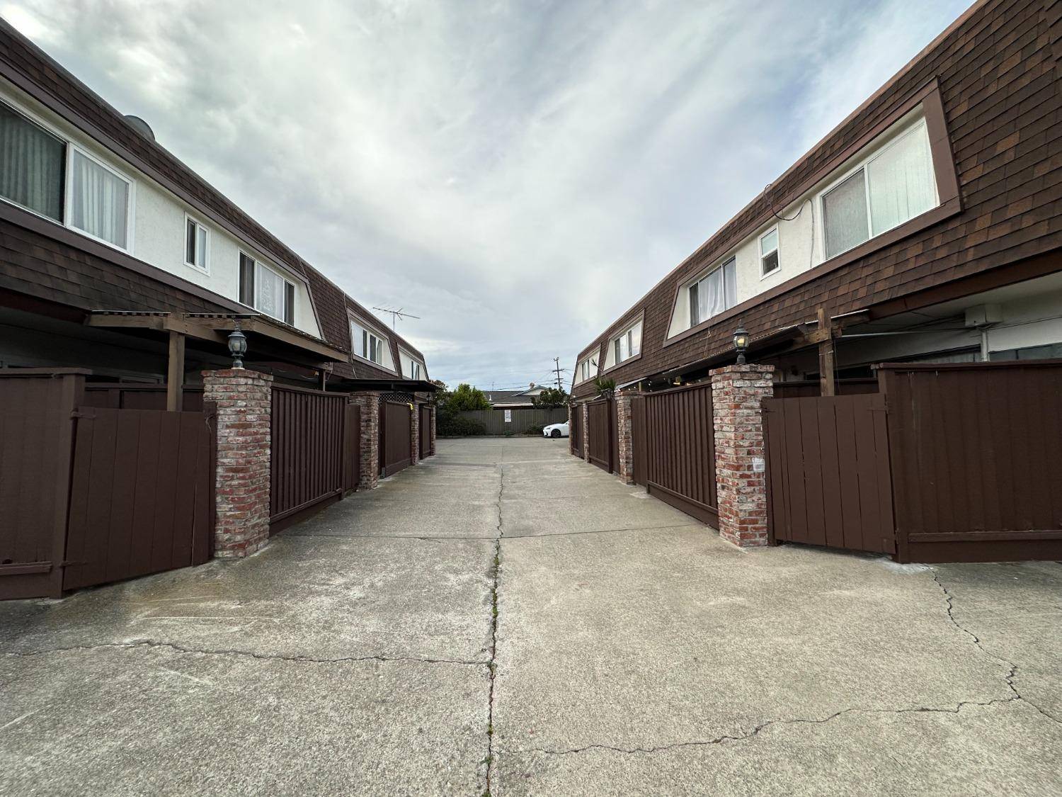 San Leandro, CA 94577,14177 Doolittle DR #18B