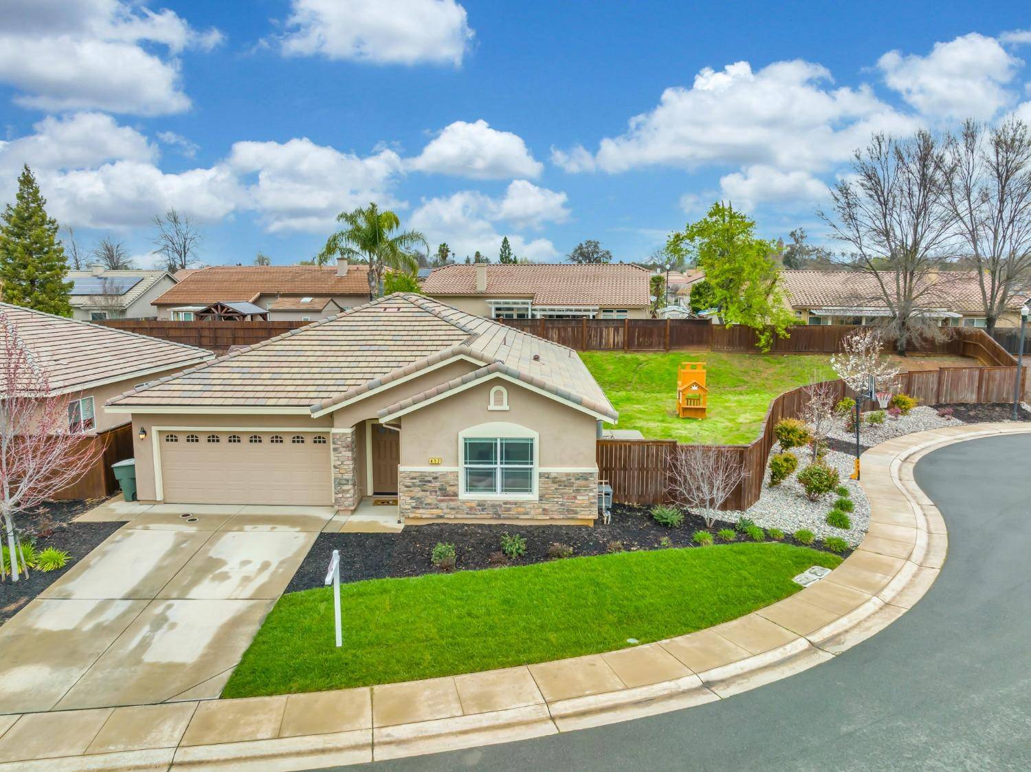 Ione, CA 95640,417 Laurel CT