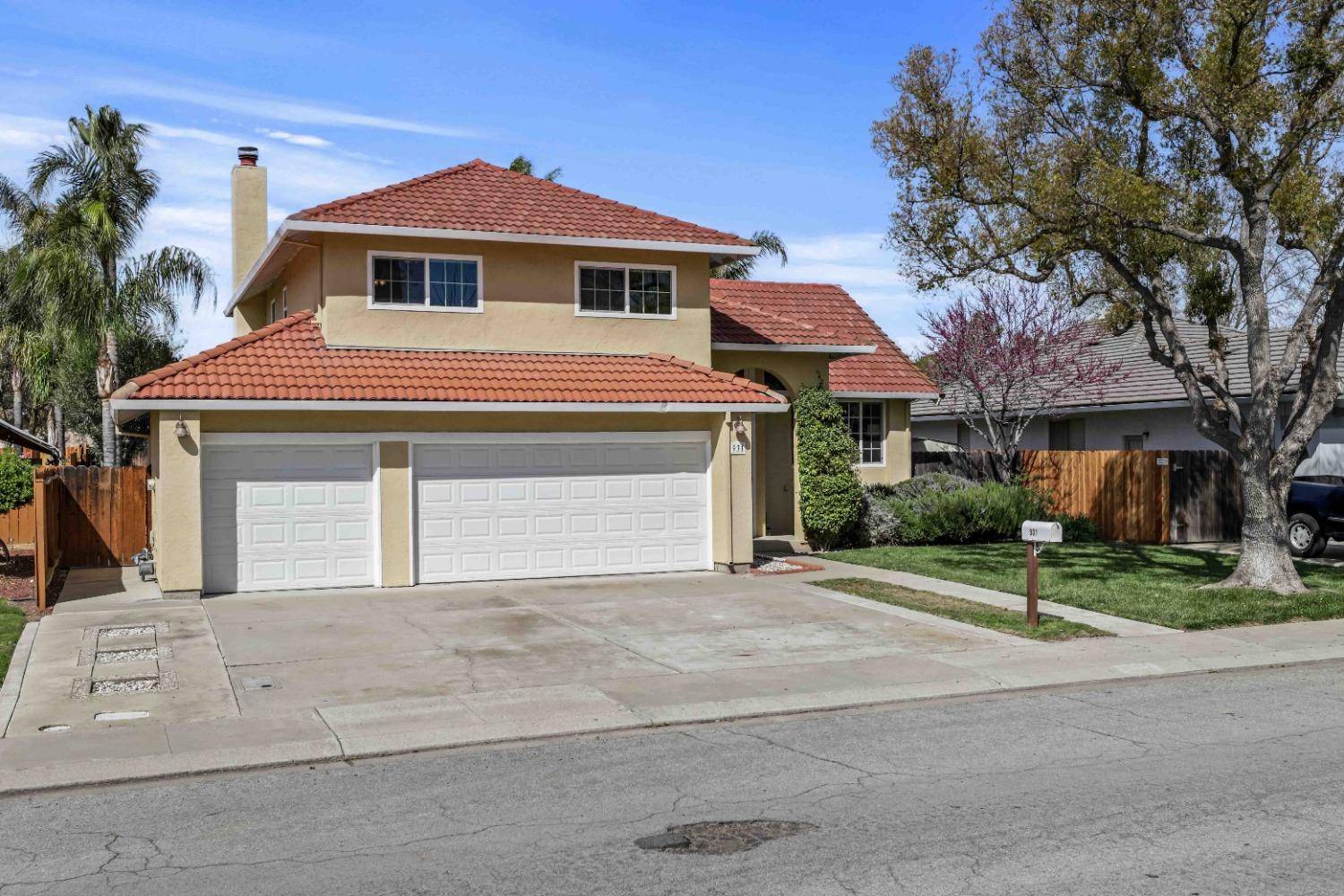 Tracy, CA 95376,931 Tennis LN