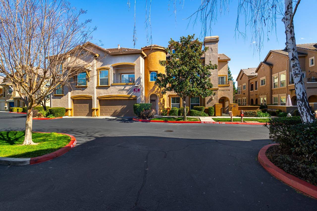 Sacramento, CA 95835,5350 Dunlay DR #1217