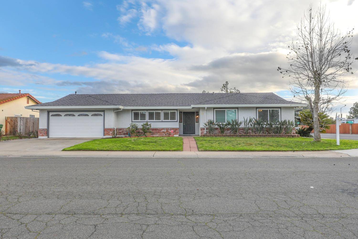 Galt, CA 95632,12 Ramon DR