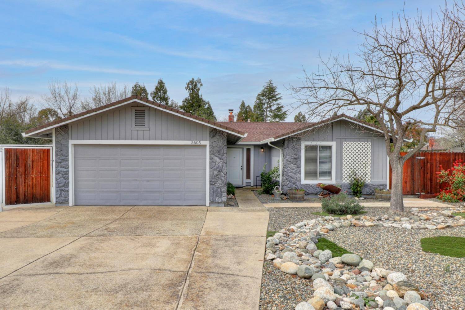 Loomis, CA 95650,5605 Jenny CT