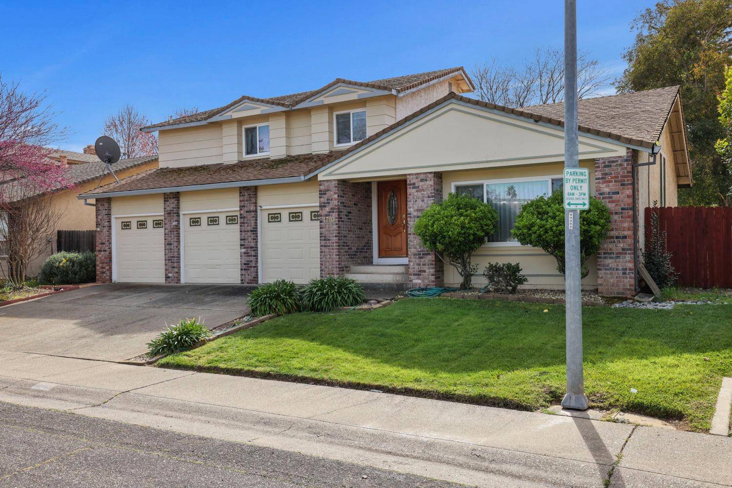 Roseville, CA 95661,1710 Oakwood DR