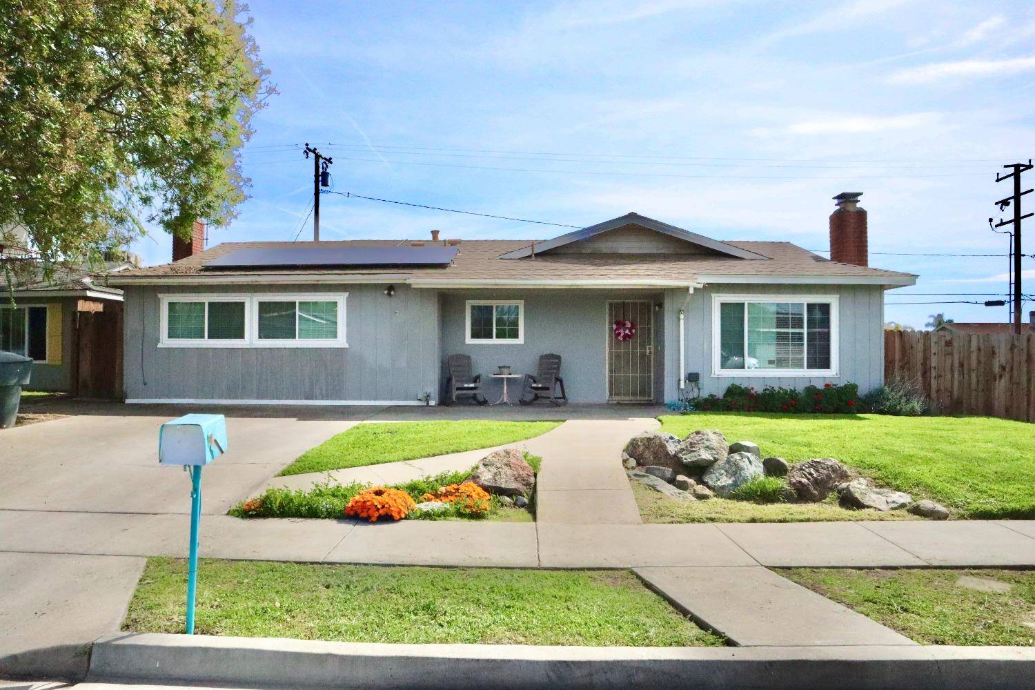 Hanford, CA 93230,823 W Mulberry DR