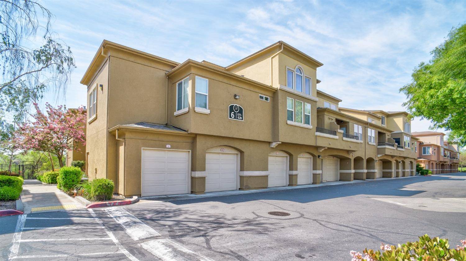 Sacramento, CA 95835,1900 Danbrook DR #623