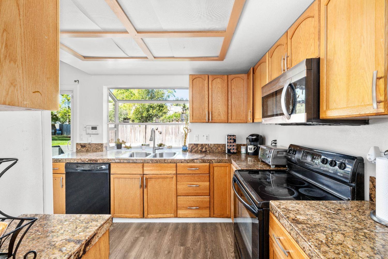 Orangevale, CA 95662,6435 Waterfall CT