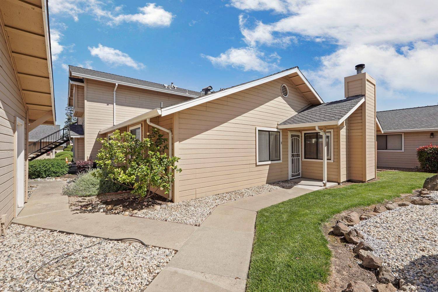 Lodi, CA 95242,1921 S Mills AVE #3