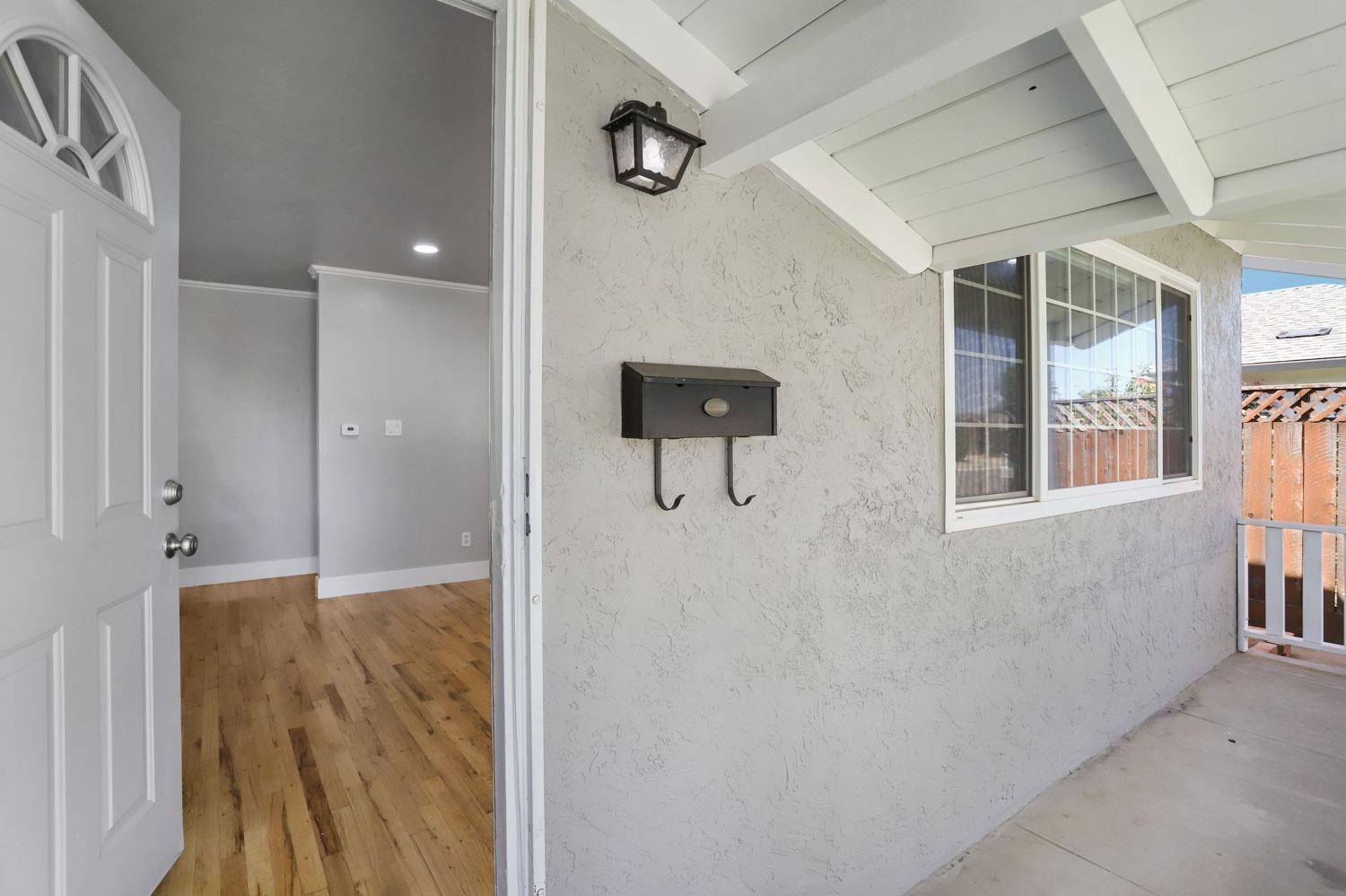 Lodi, CA 95242,1718 W Locust ST