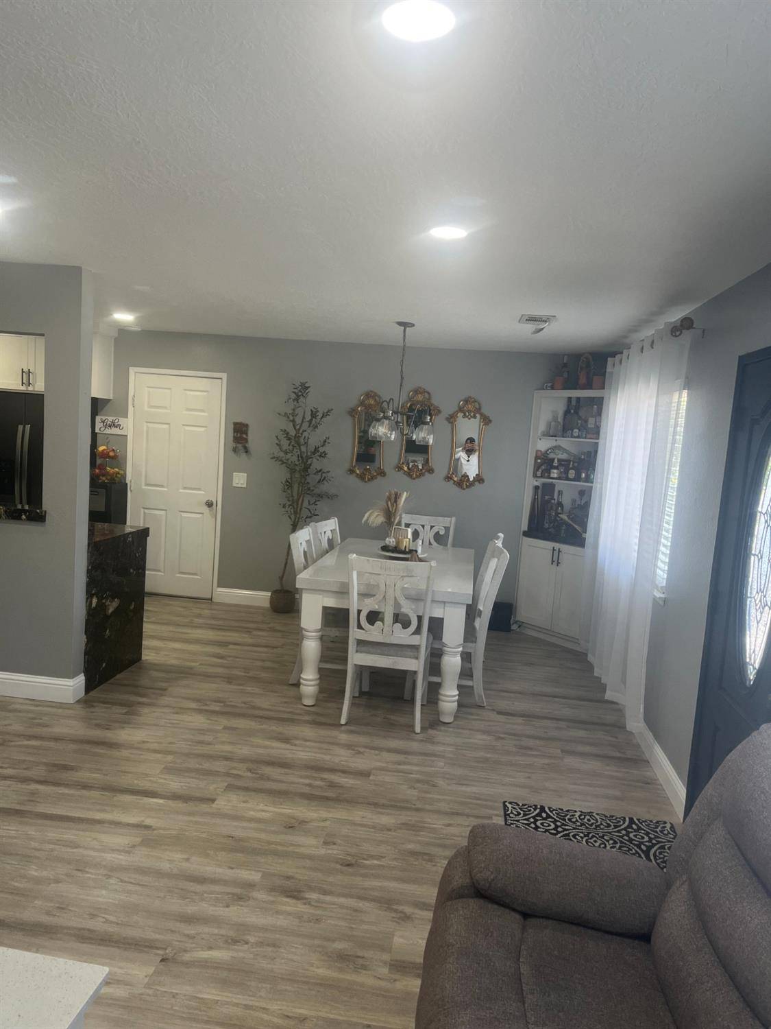 Hughson, CA 95326,2647 4th street