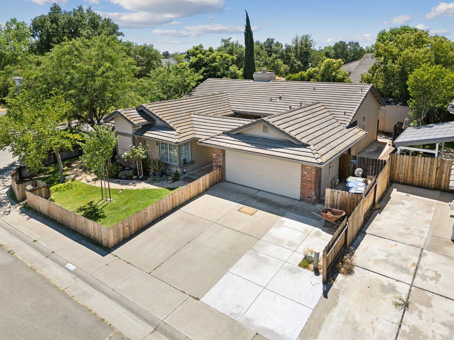 Galt, CA 95632,680 Canyon Creek WAY