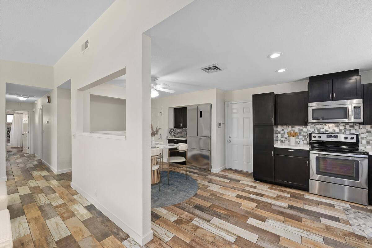 Roseville, CA 95678,332 Zola AVE