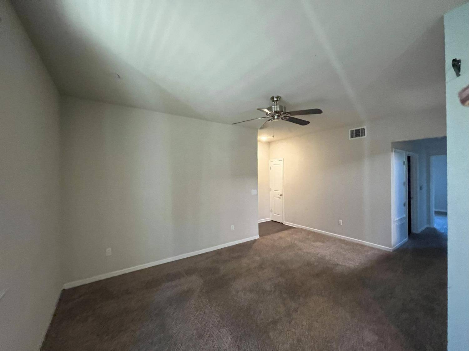 Patterson, CA 95363,140 Ivy AVE #A-3