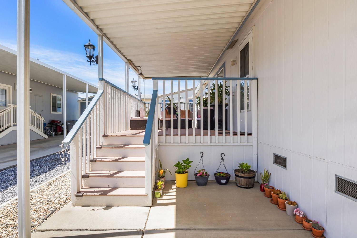 Dunnigan, CA 95937,5130 County Road 99W #171