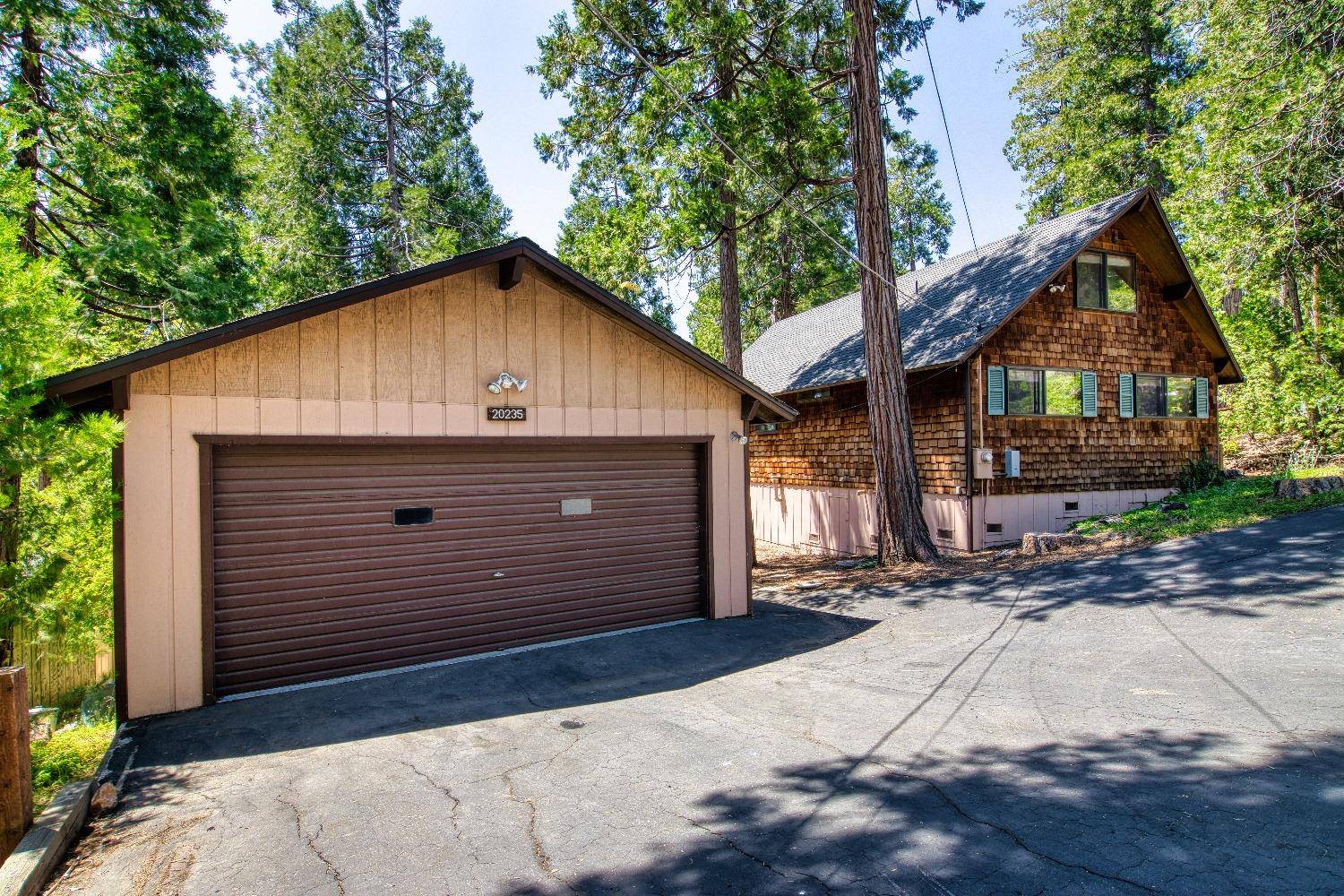 Twain Harte, CA 95383,20235 Lilac LN