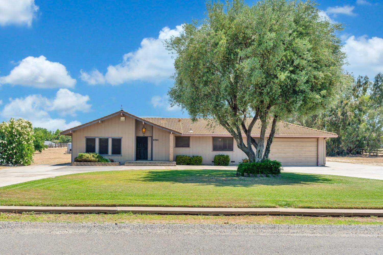 Elk Grove, CA 95624,8761 Bamarcia DR