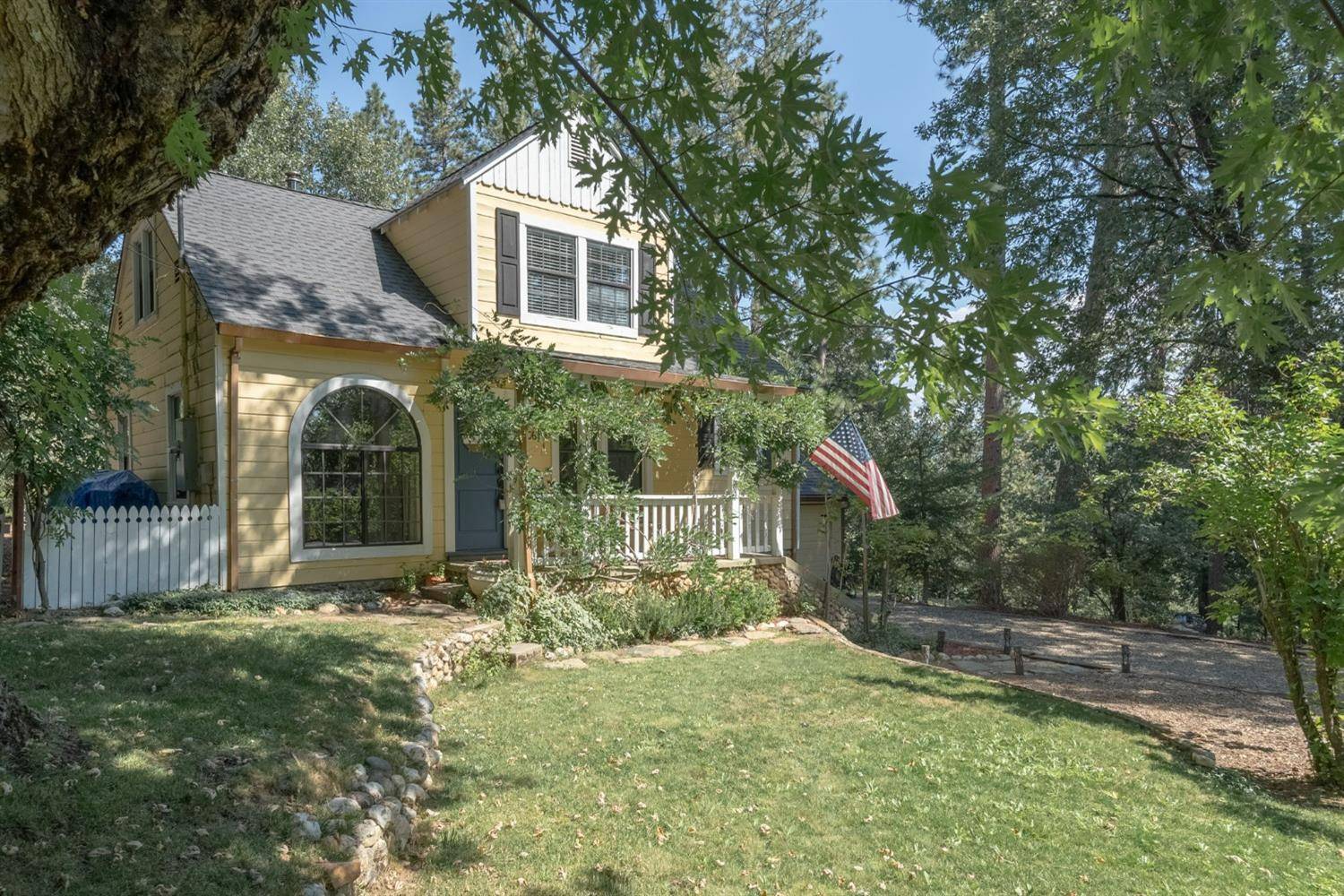 Hathaway Pines, CA 95233,5063 Hillcrest DR