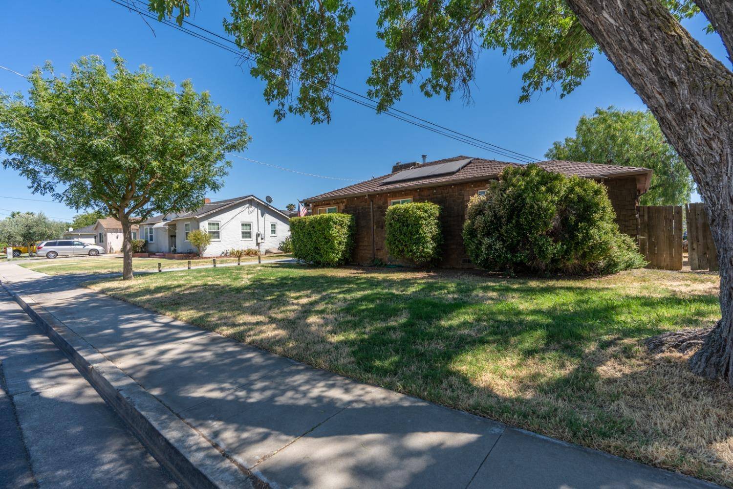 Los Banos, CA 93635,615 Page AVE