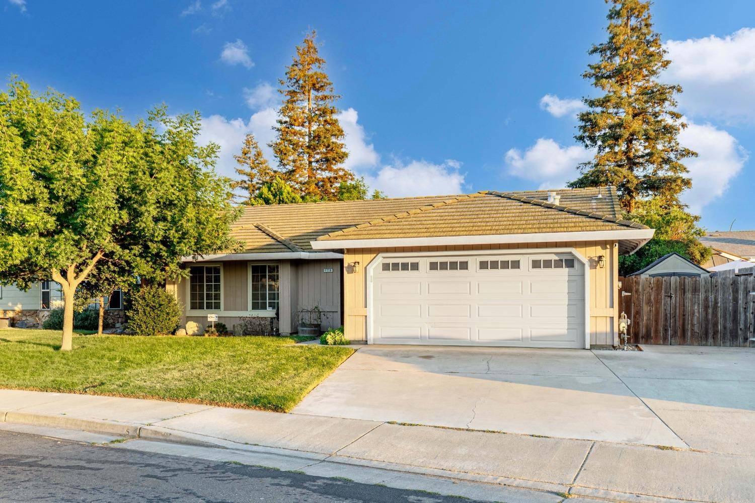 Hilmar, CA 95324,8556 Peacock WAY