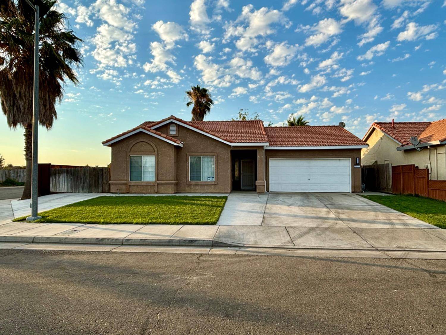 Los Banos, CA 93635,1222 Laurelwood DR