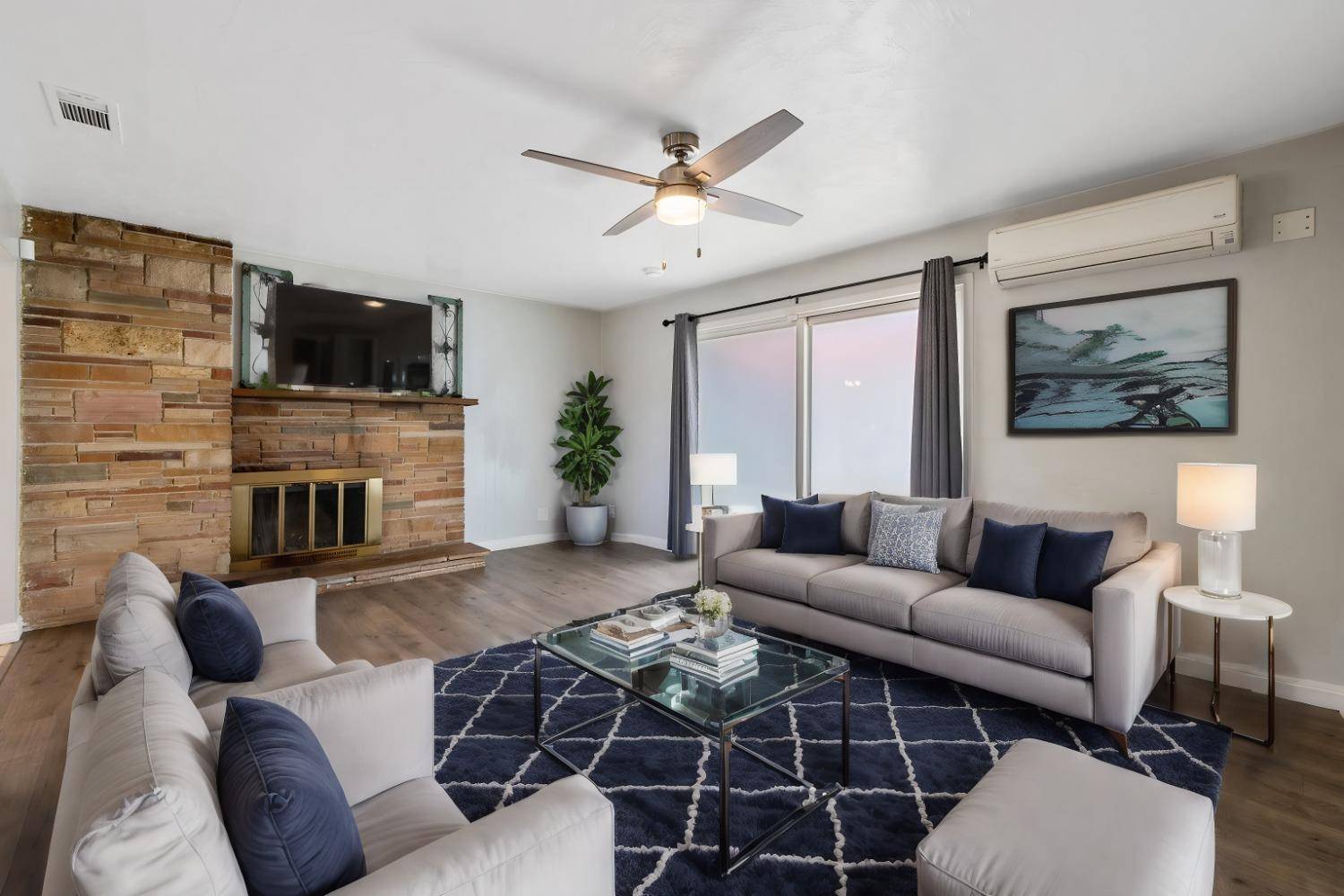 Fresno, CA 93726,3915 N 7th ST