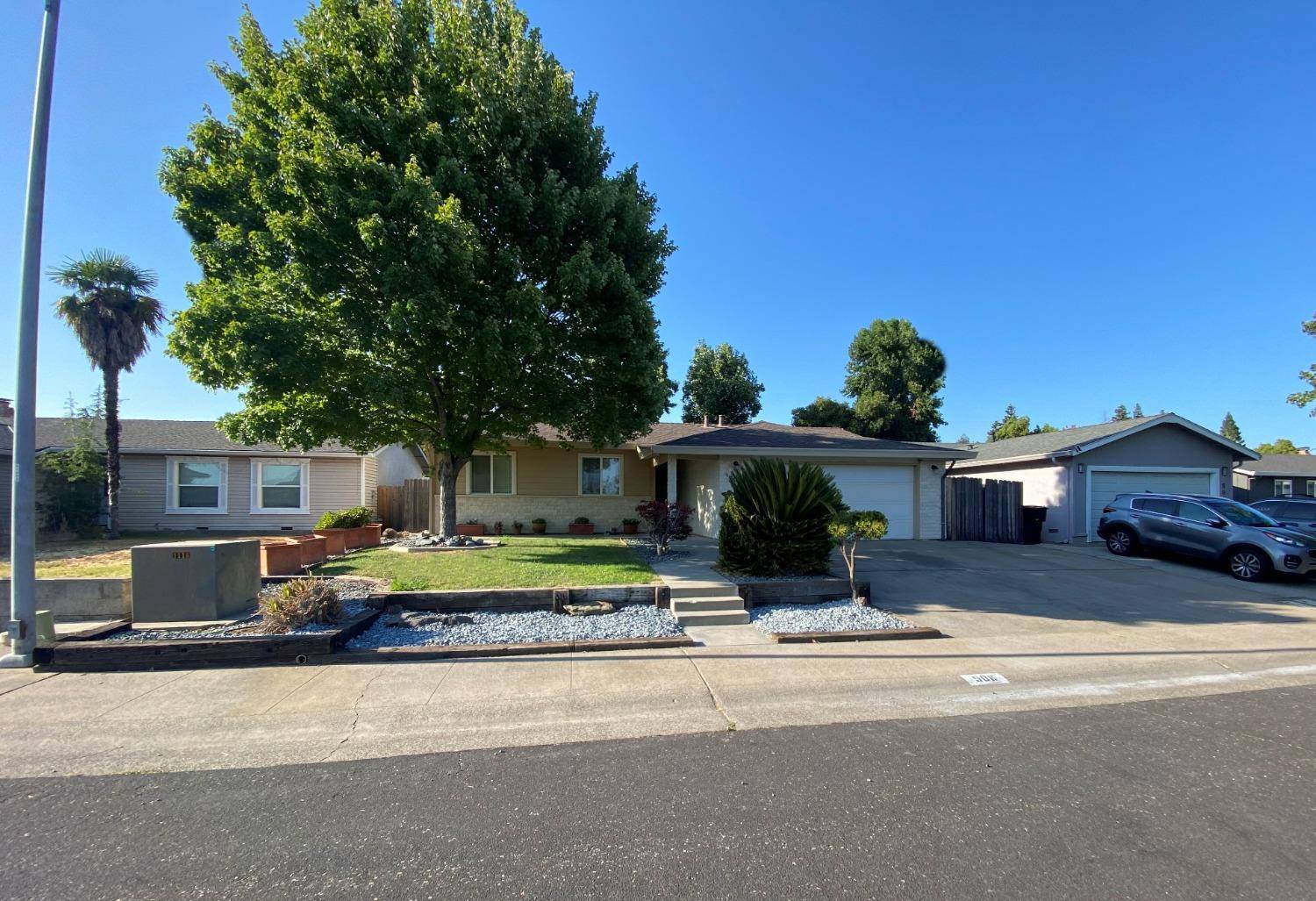 Roseville, CA 95678,506 Lyndhurst AVE