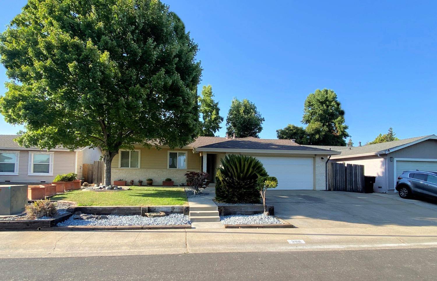 Roseville, CA 95678,506 Lyndhurst AVE