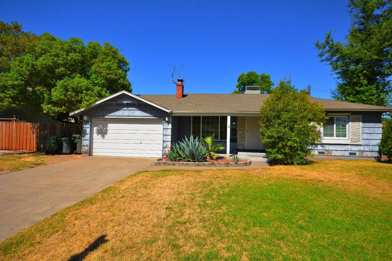 Sacramento, CA 95825,2431 Pennland DR