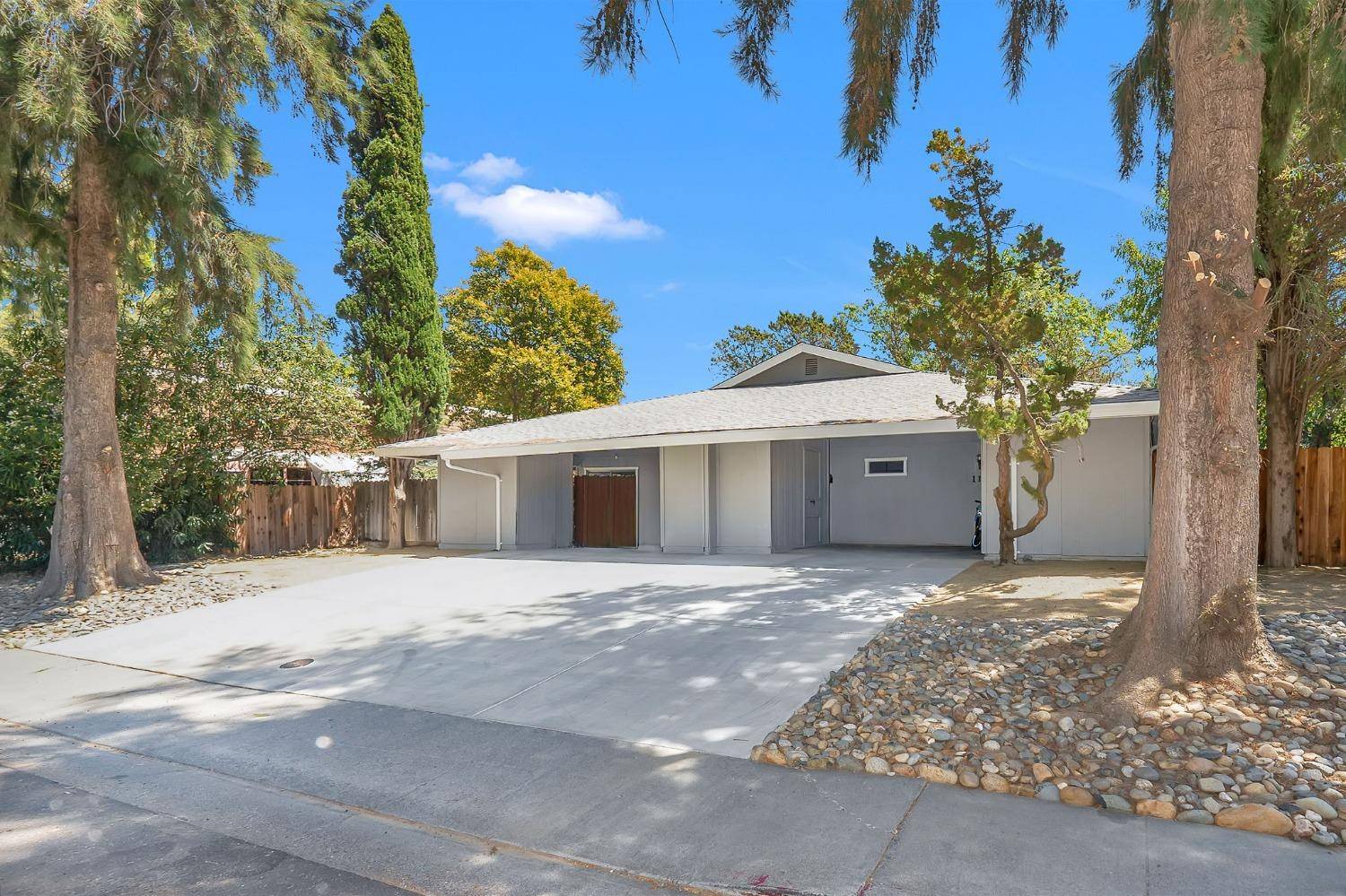 Davis, CA 95616,1116 J ST