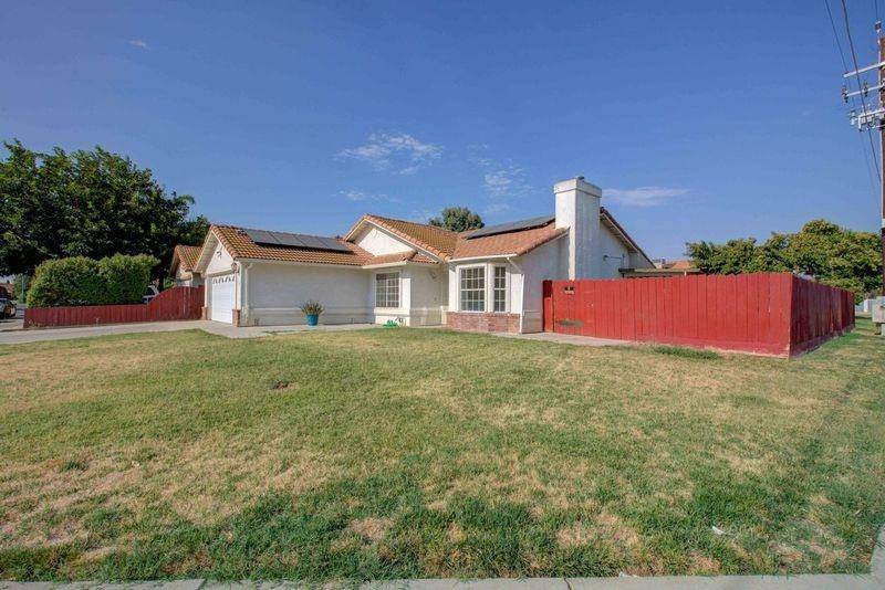 Los Banos, CA 93635,147 N Santa Clara CT