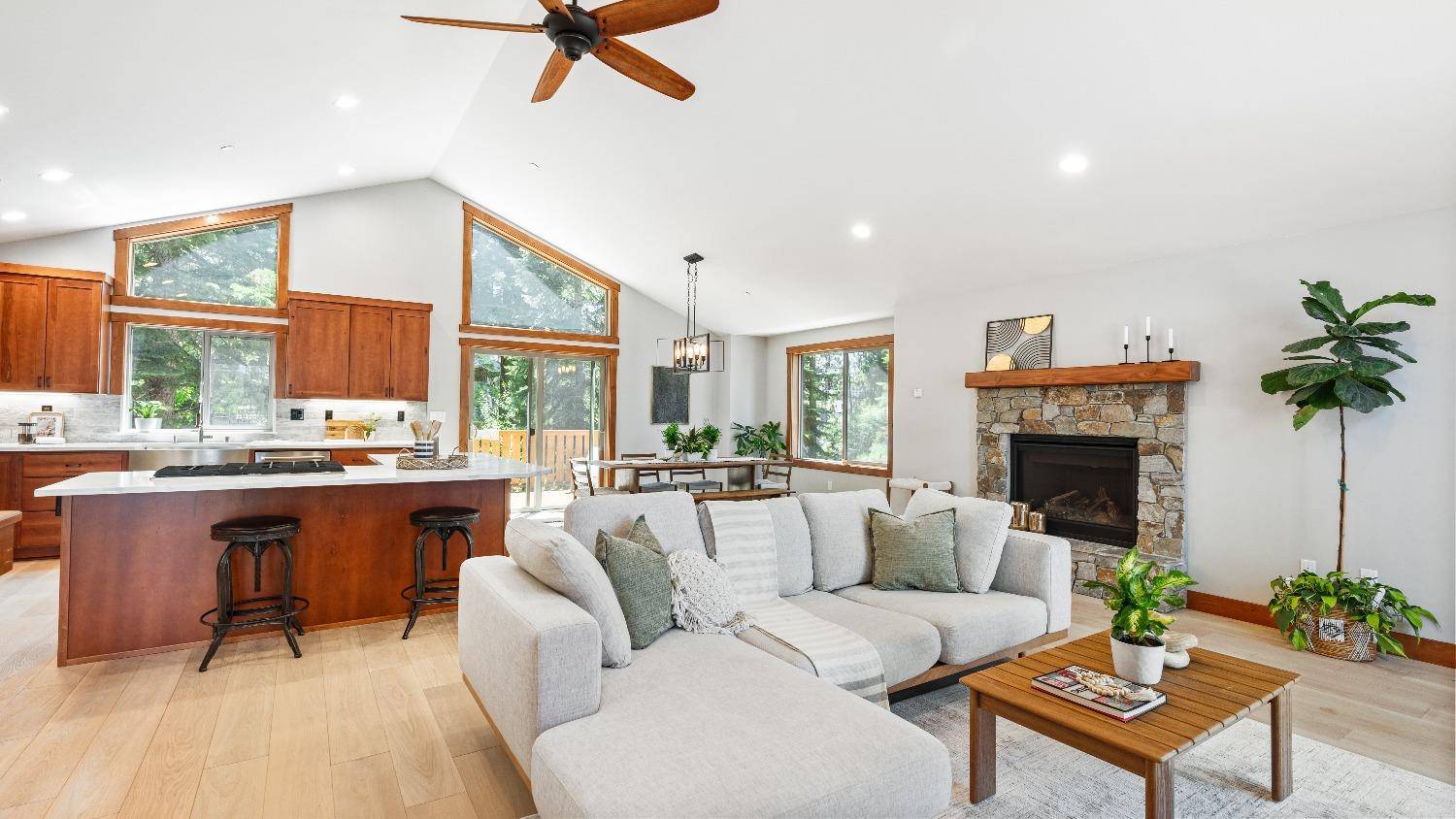 South Lake Tahoe, CA 96150,1827 Crystal Air Drive