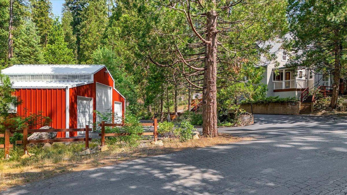 Strawberry, CA 95375,28248 Georges DR