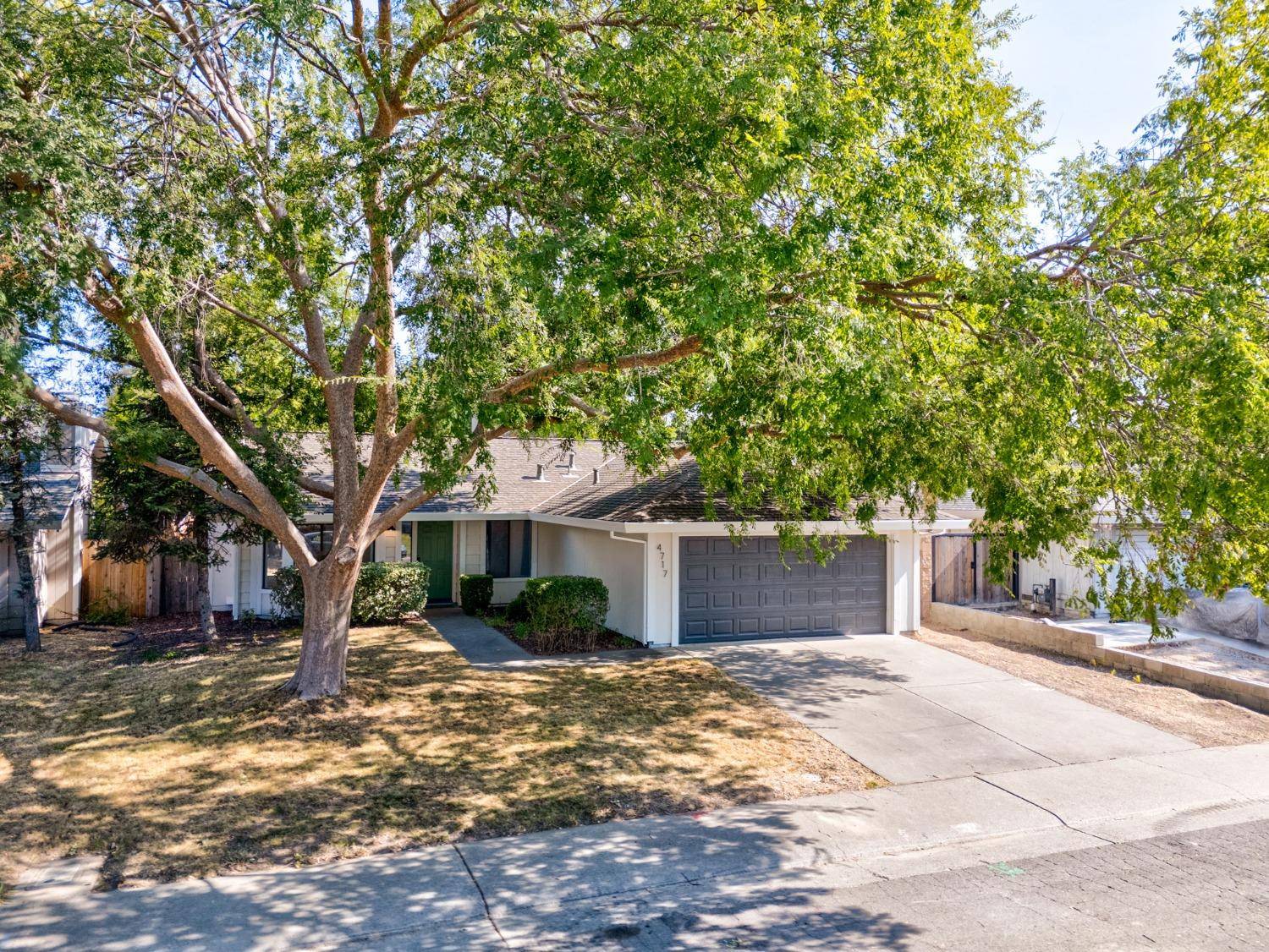 Sacramento, CA 95842,4717 Boylston CT