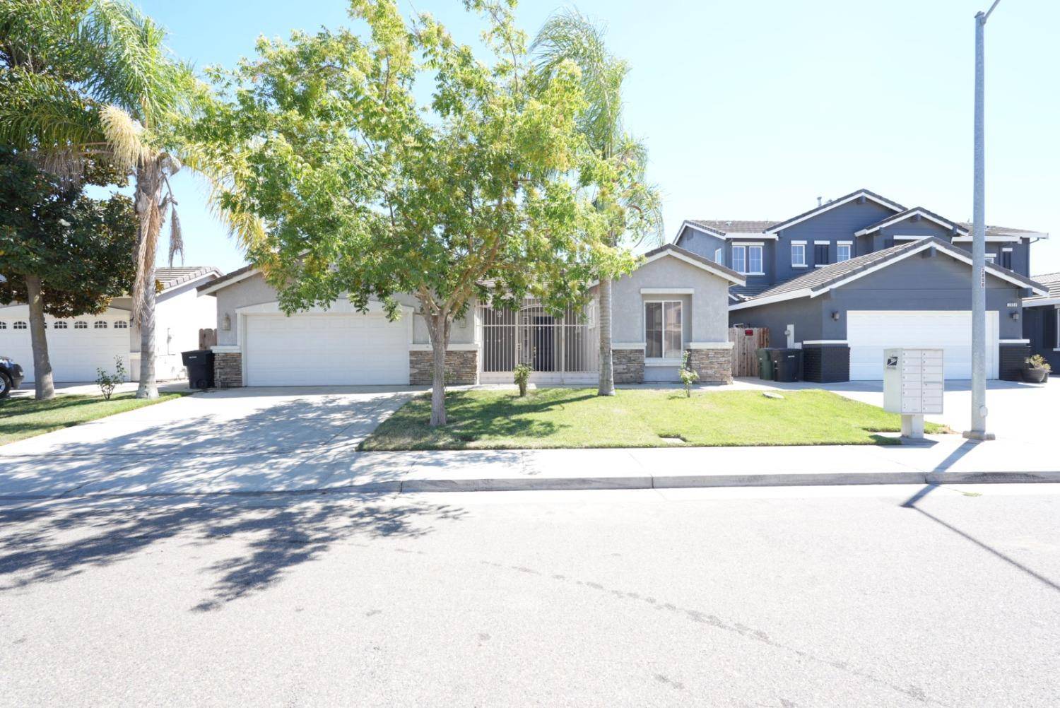 Livingston, CA 95334,2860 Tulare CT