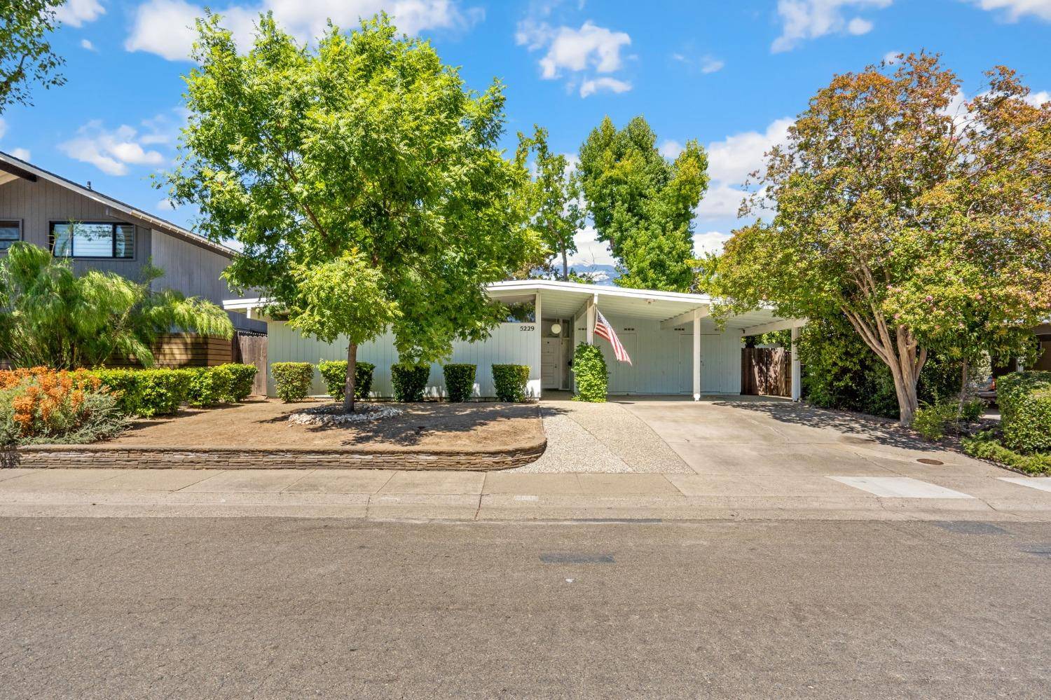 Sacramento, CA 95841,5229 Overbrook WAY