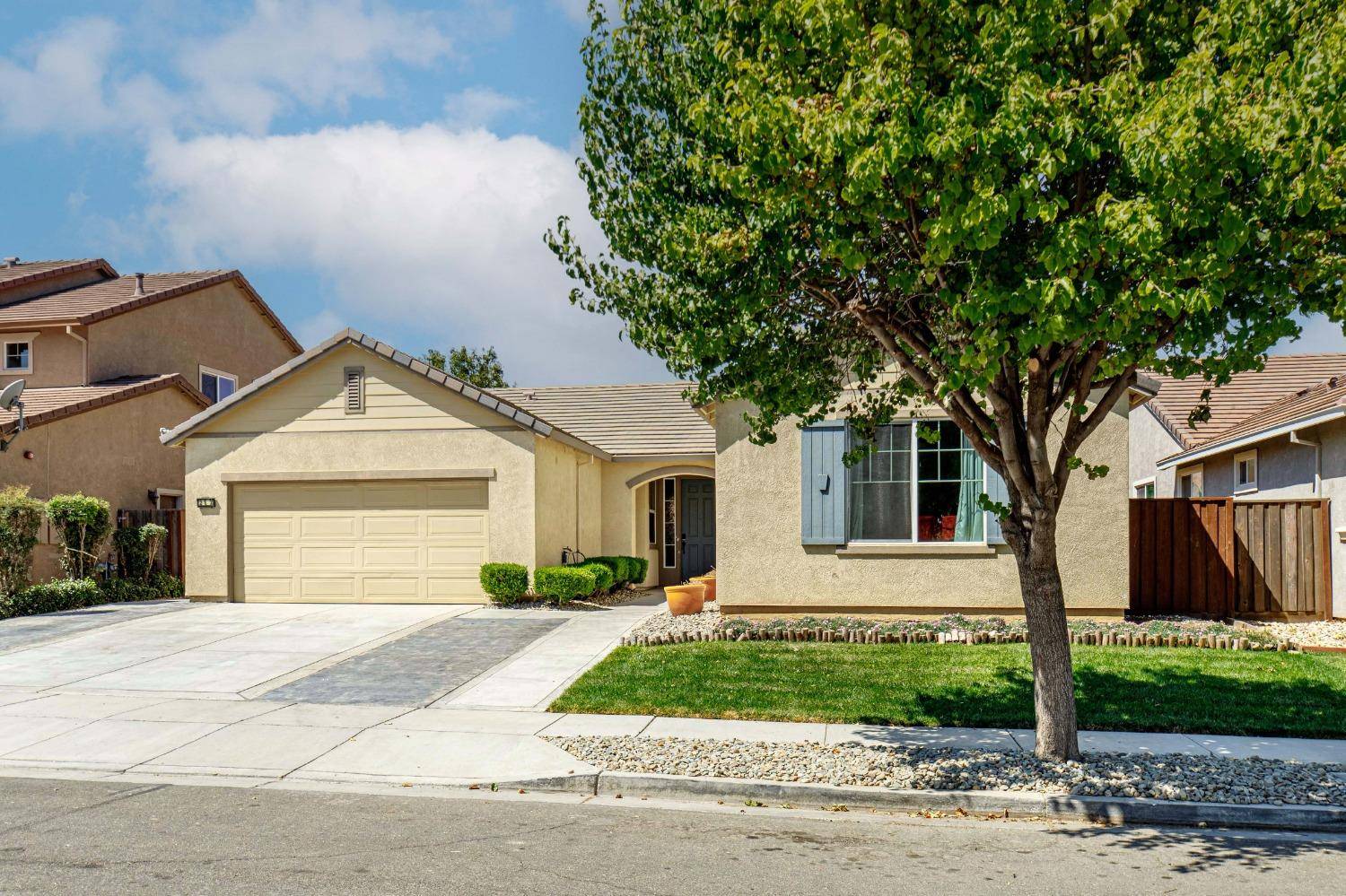 Patterson, CA 95363,263 Lavender LN