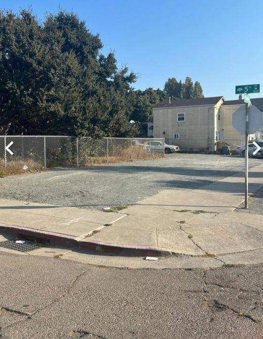 Oakland, CA 94607,1495 5th ST