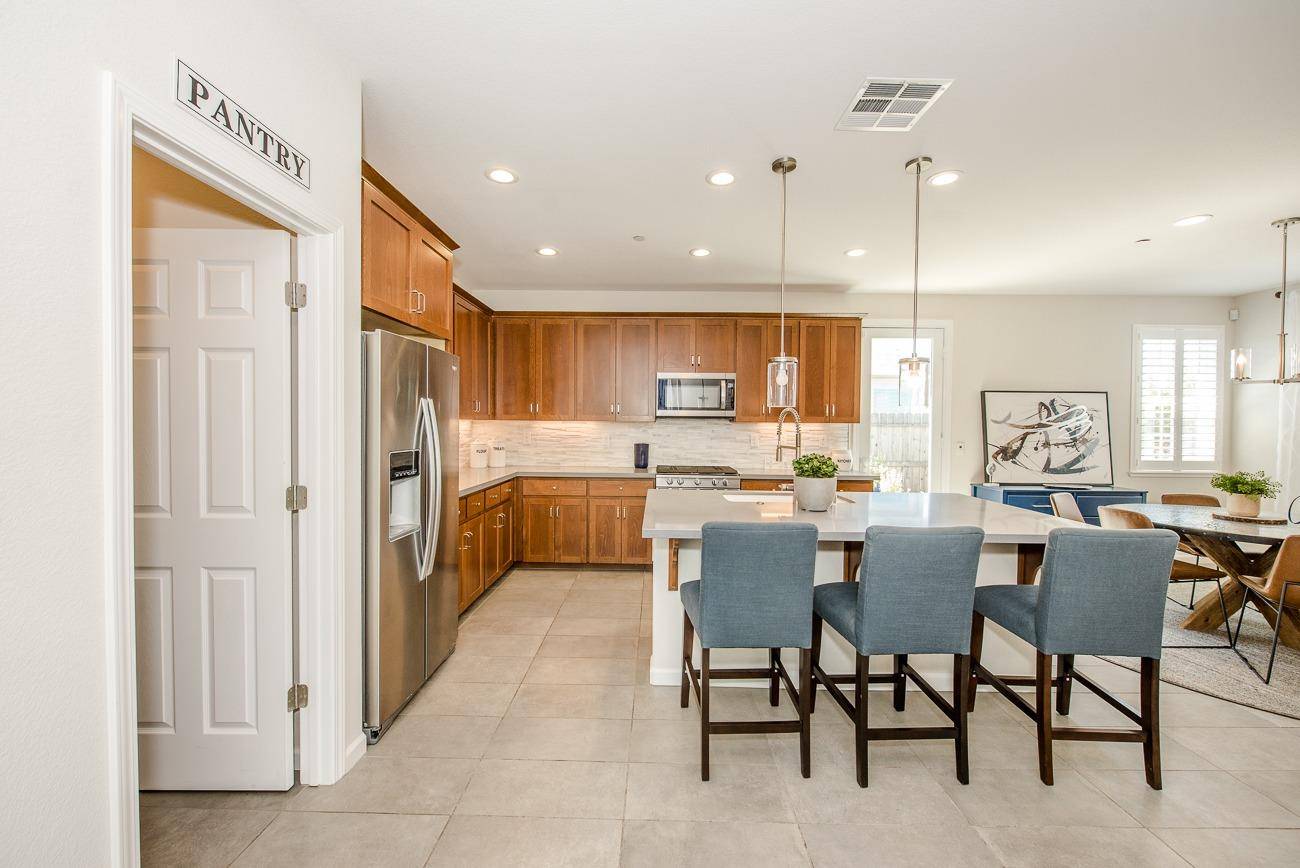 Winters, CA 95694,927 Wyatt LN