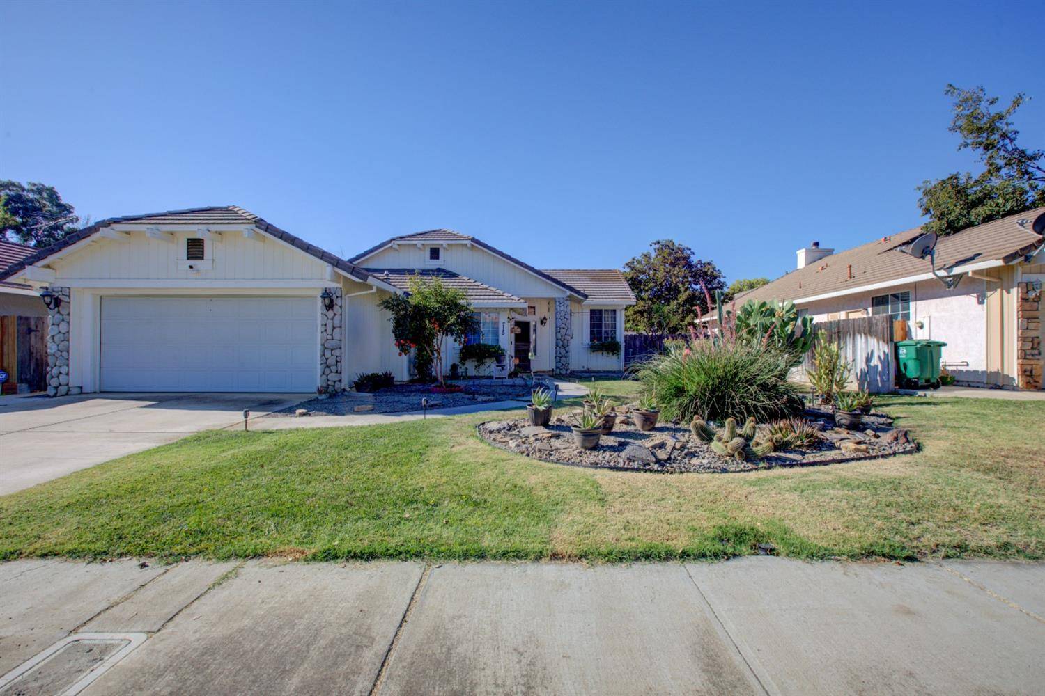 Los Banos, CA 93635,715 Foothill ST