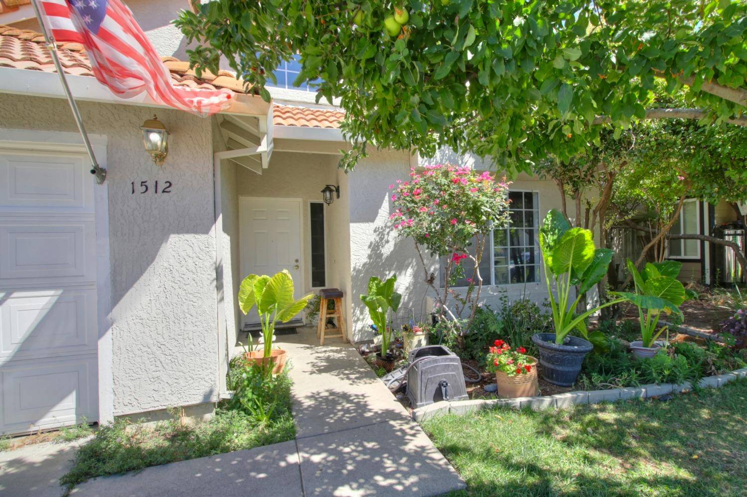 Roseville, CA 95747,1512 Blue LN