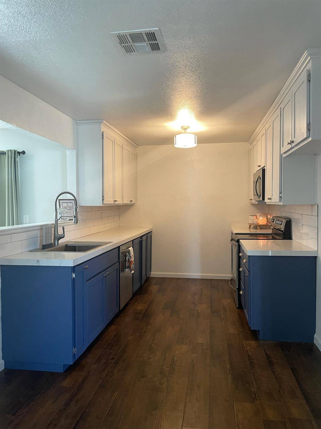 Ripon, CA 95366,1414 4th ST