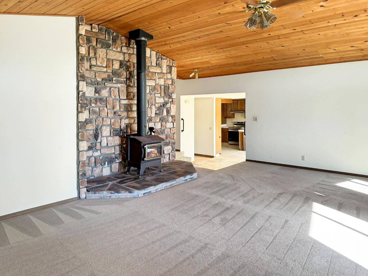 Foresthill, CA 95631,21348 Oakwood LN