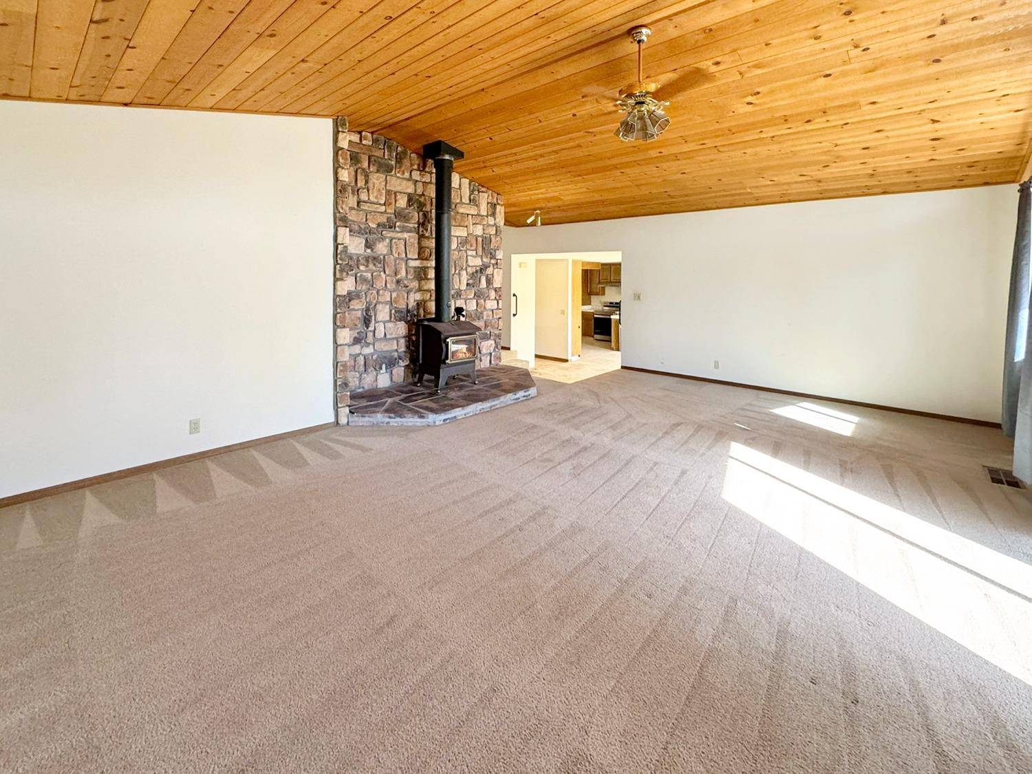 Foresthill, CA 95631,21348 Oakwood LN