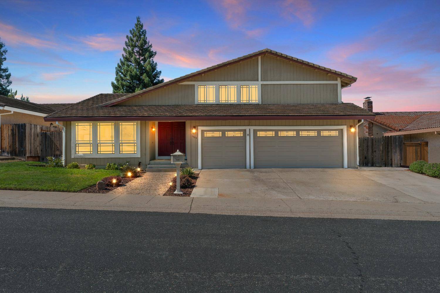 Roseville, CA 95661,1322 Blossom Hill WAY