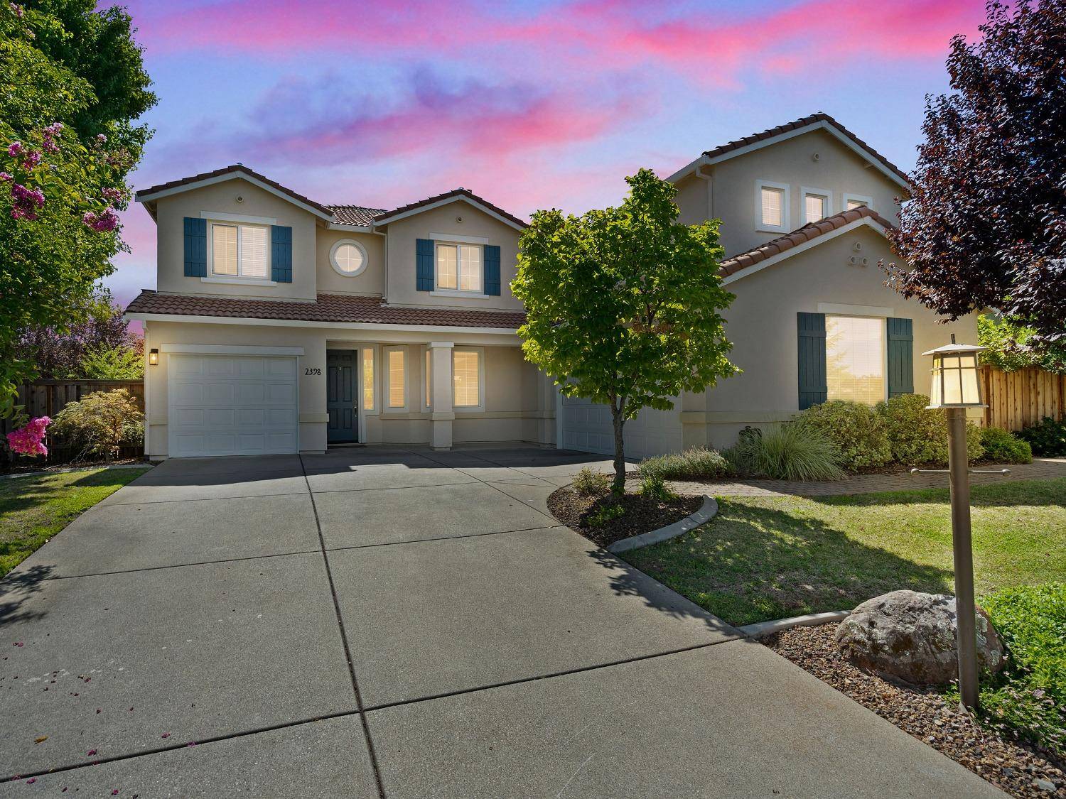 El Dorado Hills, CA 95762,2398 Summer DR