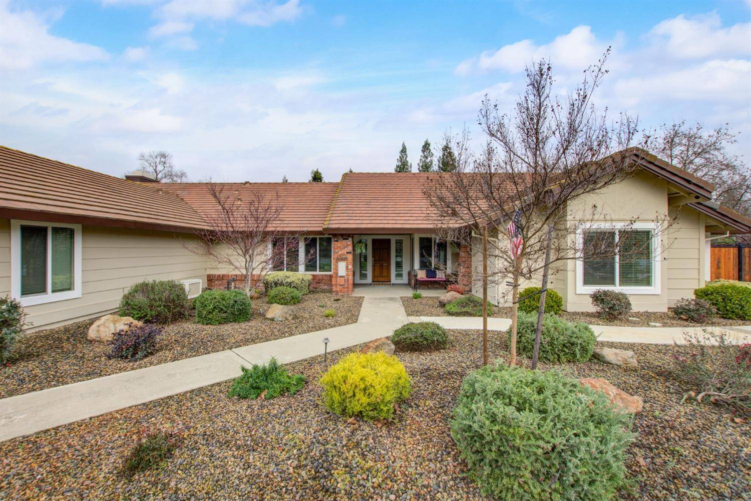 Sacramento, CA 95829,10121 Caprilli DR