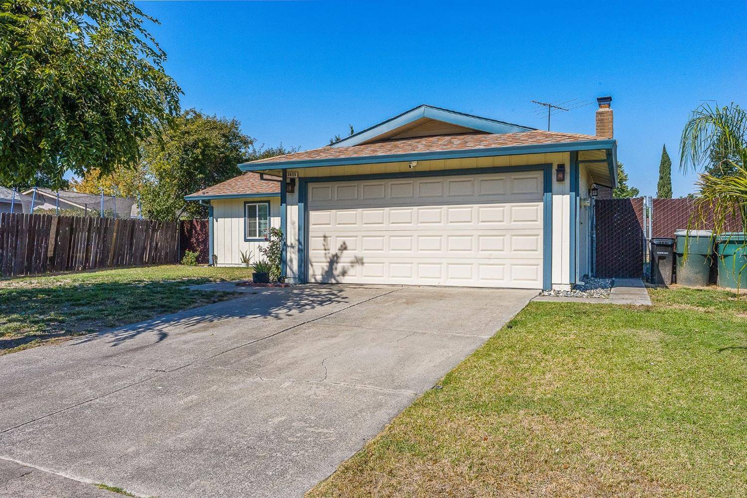 Antelope, CA 95843,3605 N Country DR