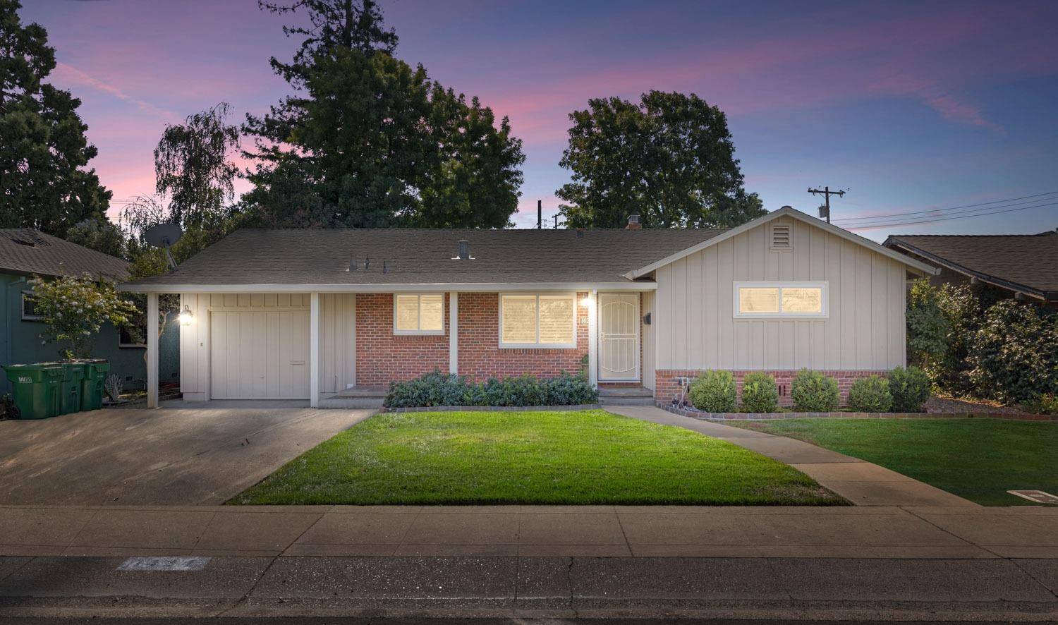 Lodi, CA 95242,1424 Holly DR