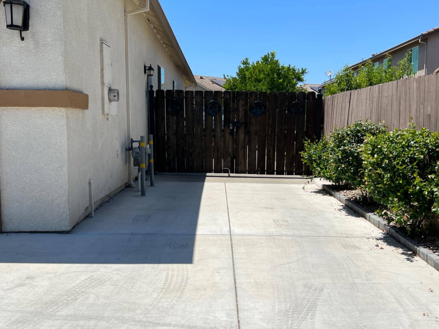 Manteca, CA 95336,991 Sebastian LN