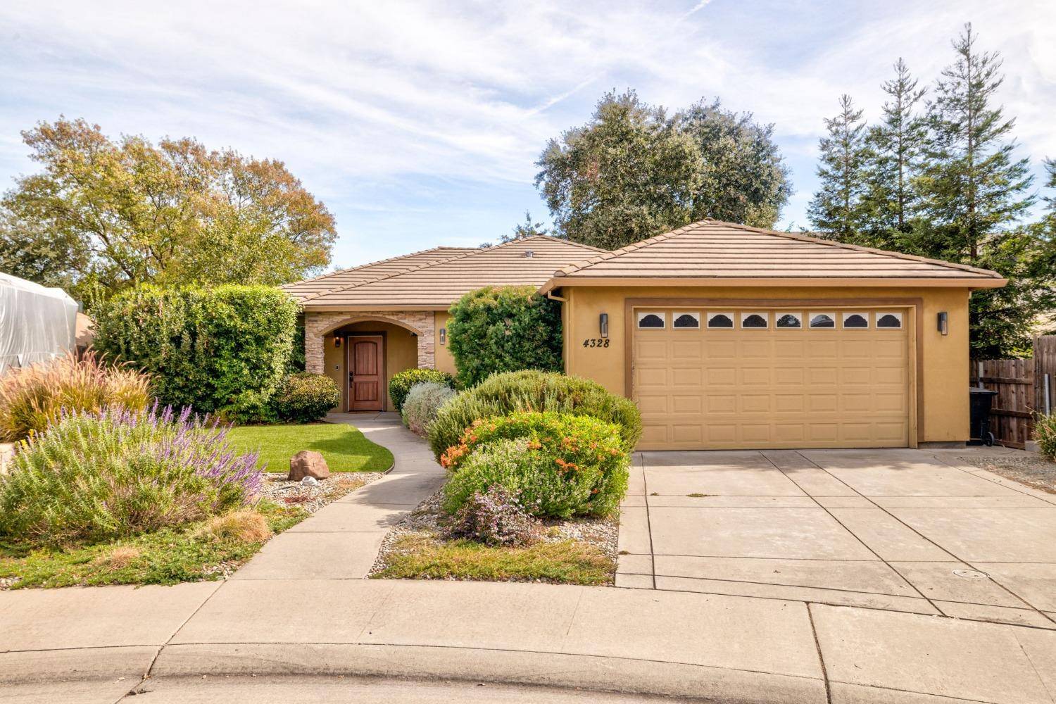 Sacramento, CA 95841,4328 Carmelo Oaks CT