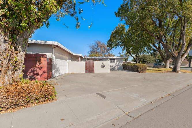 Tracy, CA 95376,715 W Beverly PL